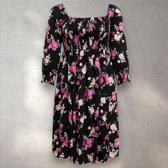 Torrid Black Floral Challis Smocked Dress Size 1X - Picture 2 of 12